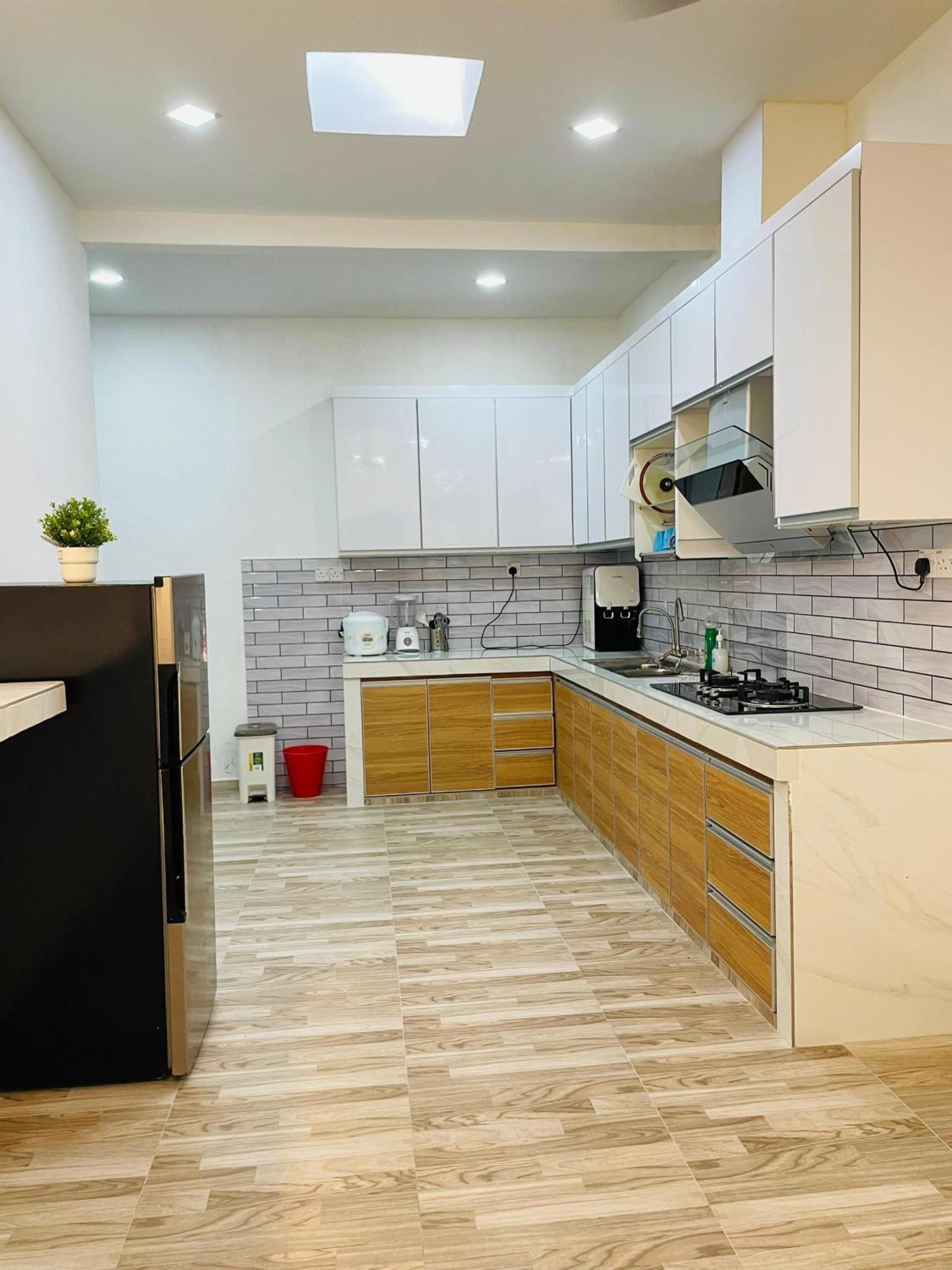 Nazirin Homestay No 27 Tmn Desa Manjung ลุมุต ภายนอก รูปภาพ