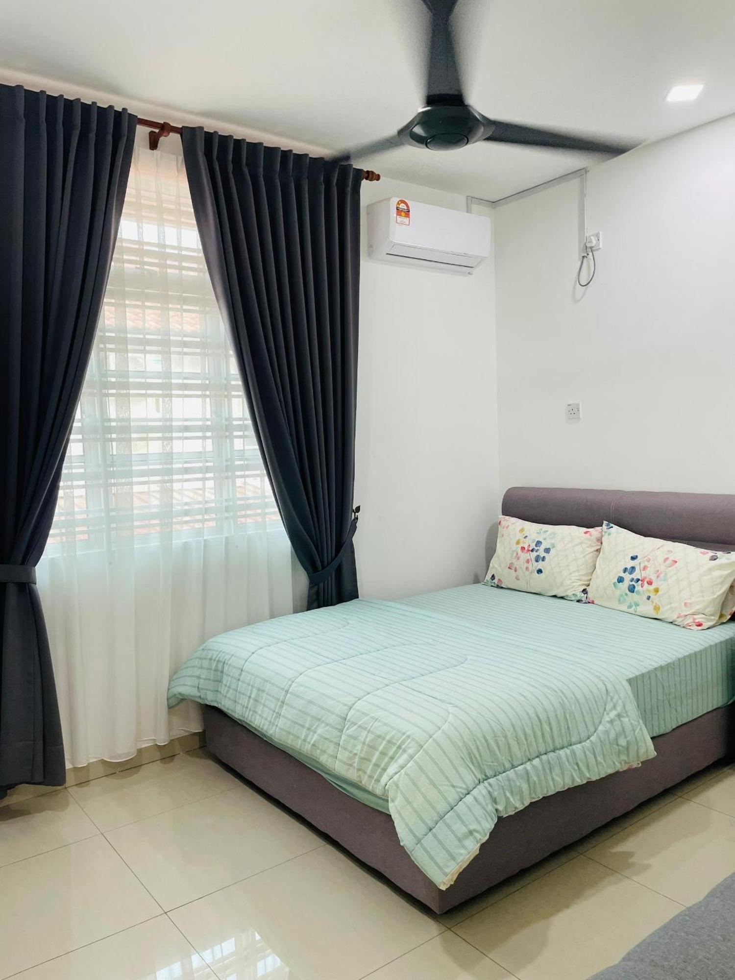 Nazirin Homestay No 27 Tmn Desa Manjung ลุมุต ภายนอก รูปภาพ